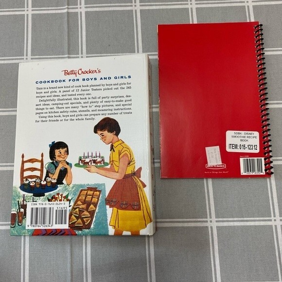 Betty Crockers Cook Book for Boys & Girls Disney A Groovy Smoothie Recipe Book - Picture 2 of 6